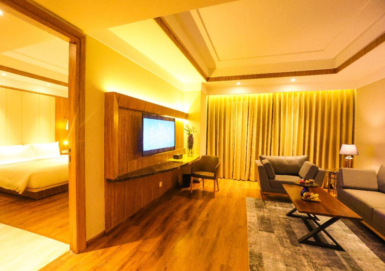 Radisson Bhopal Hotel Kültér fotó
